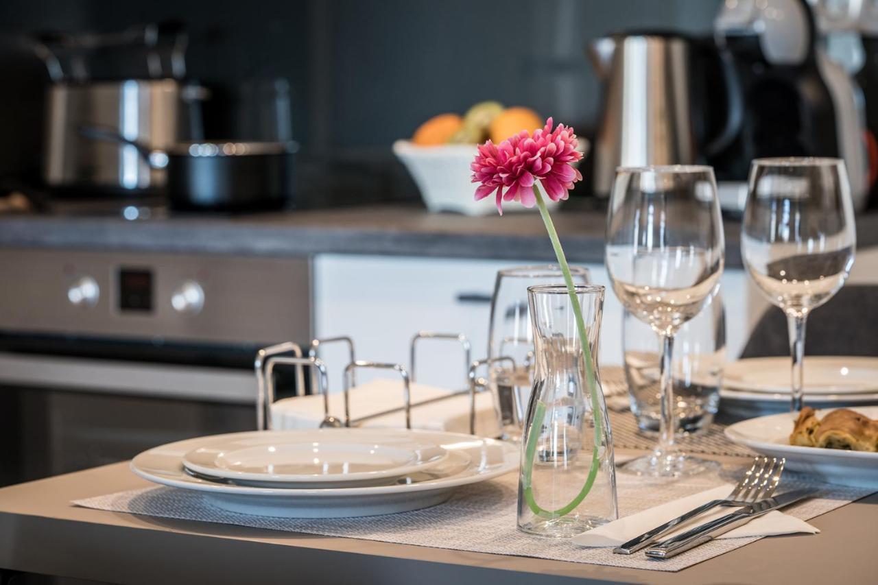 Urban Nest - Suites & Apartments Атина Екстериор снимка